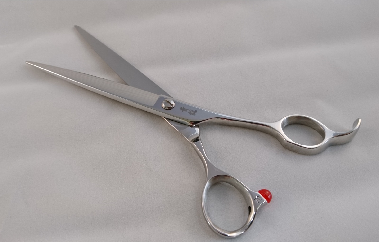 シザース内山 6.8インチ CORELESS（コアレス）理容向け | シザーズ内山