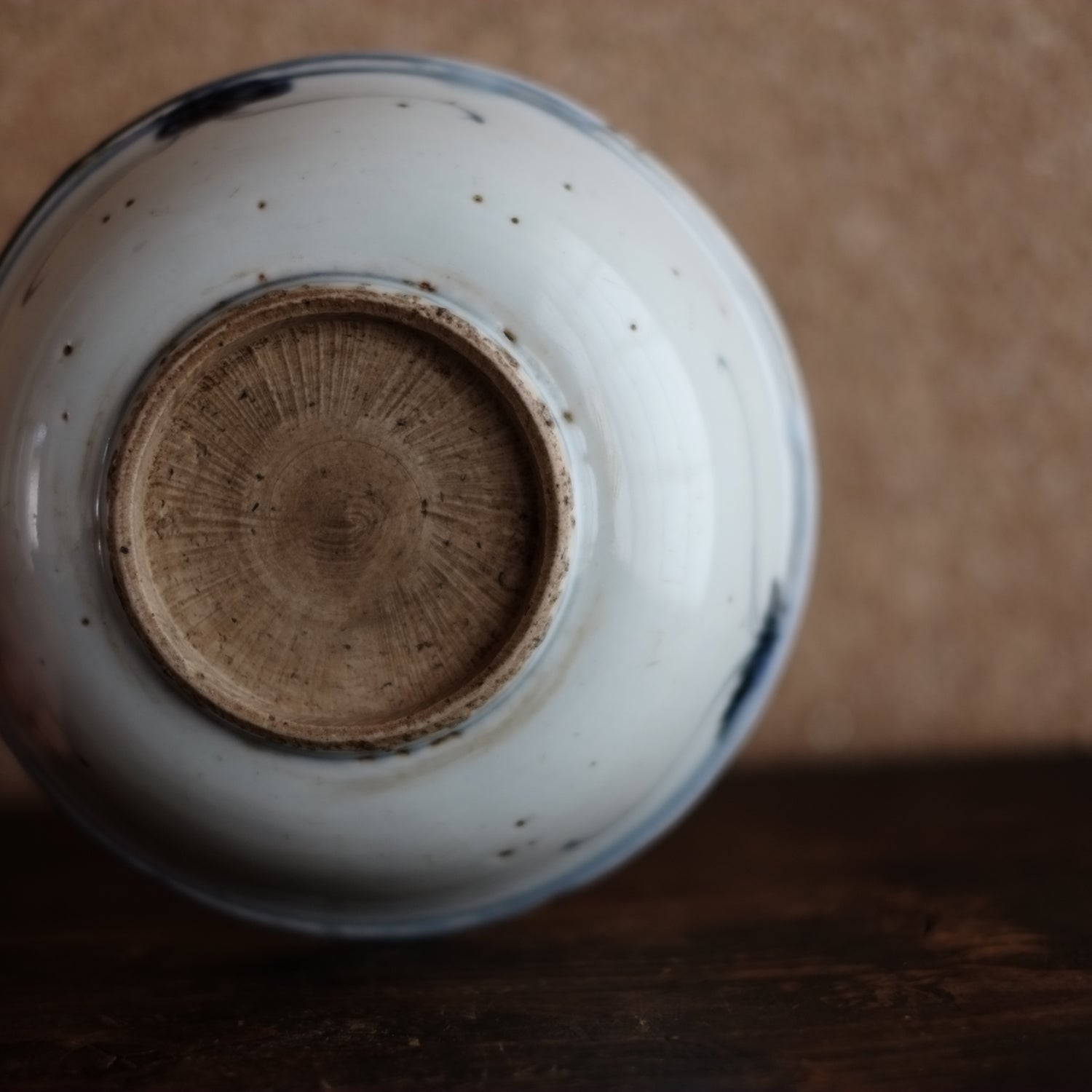 古染付 蓮子文 五寸 青花深皿(明末清初) – 逢季荘