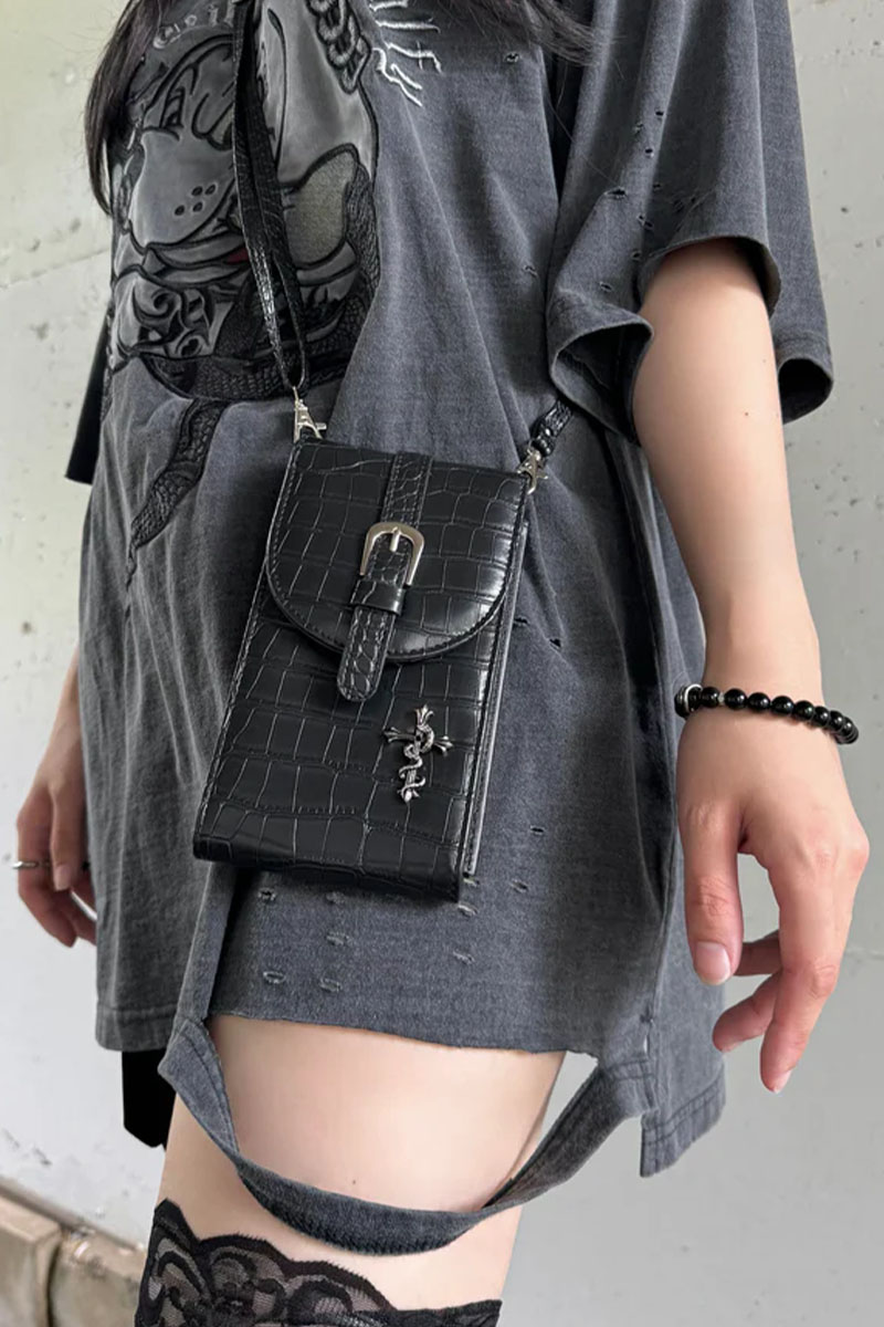 gibous (ギボス) snake cross smartphone shoulder bag / ロック
