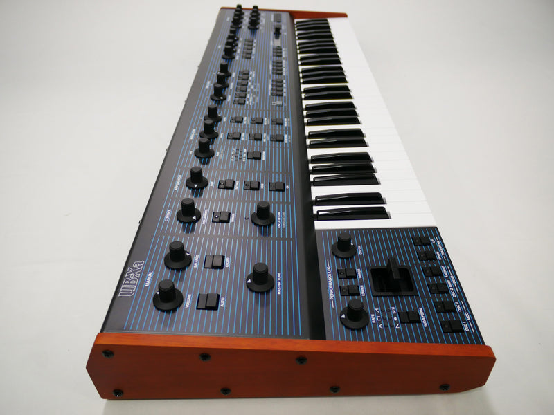 Behringer UB-Xa (中古)
