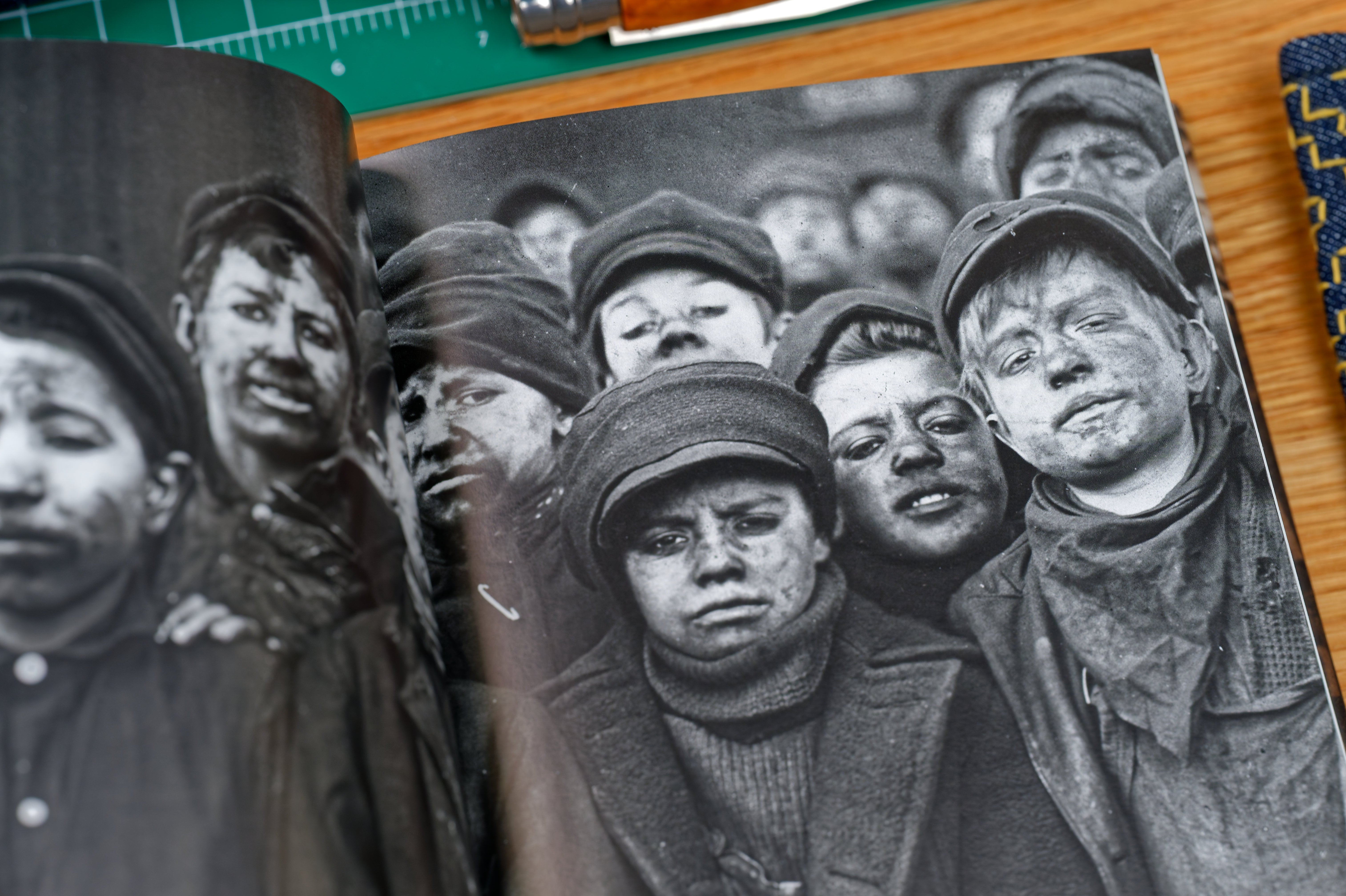 Lewis W. Hine: America at Work (Bibliotheca Universalis) – St