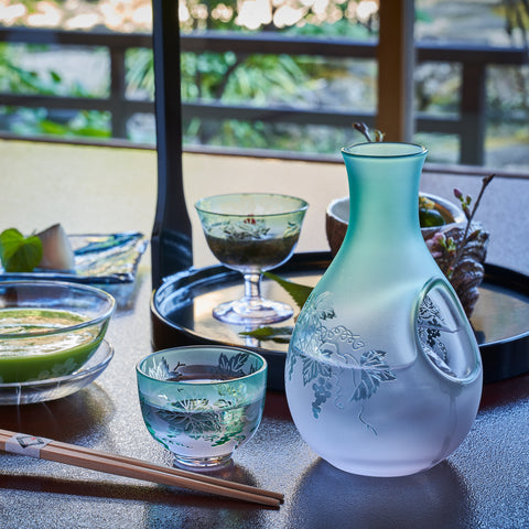 彫刻 夢柄子 ぶどう紋 酒器三点揃 ピンク/グリーン ぐい呑80ml