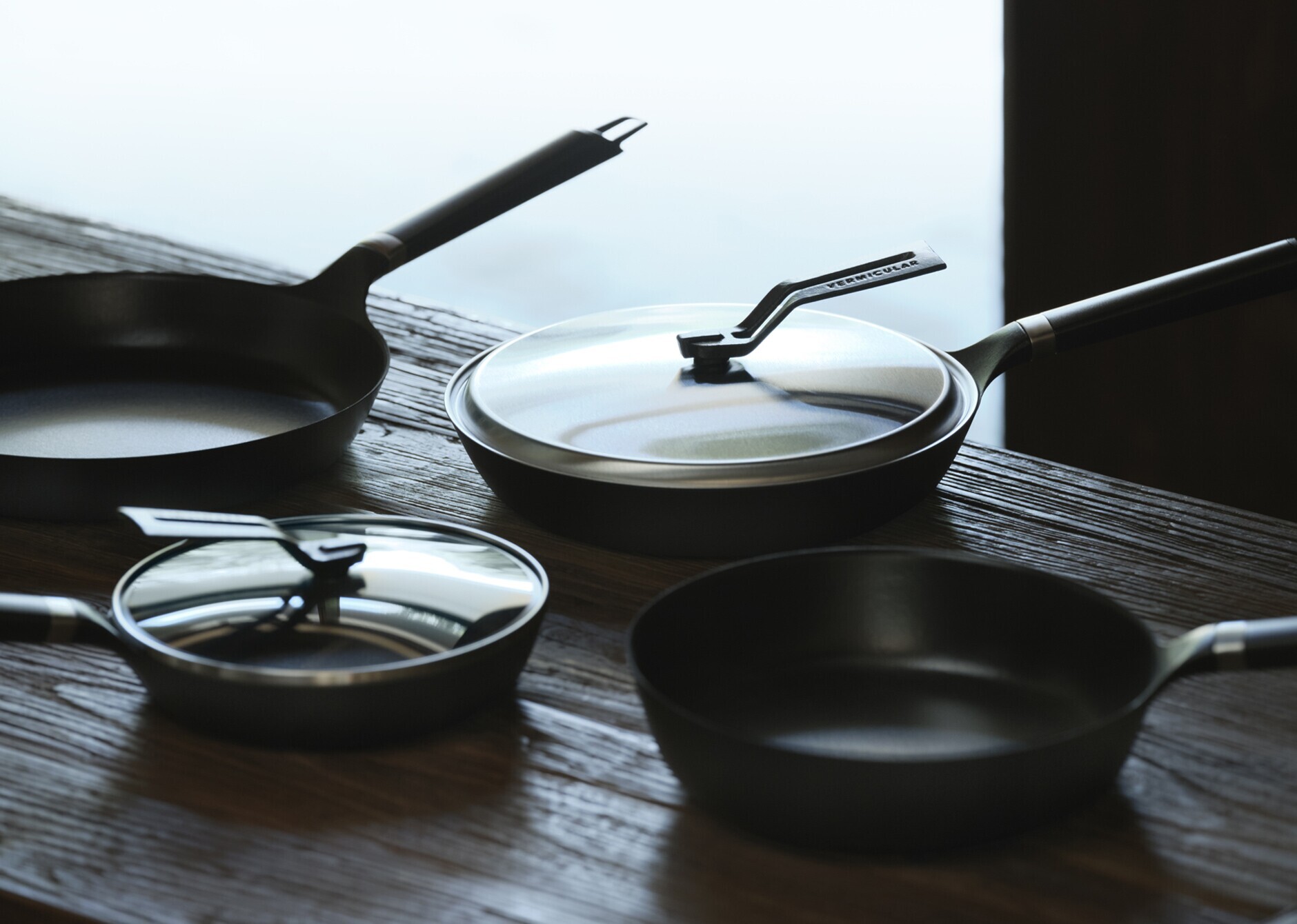 オーブンセーフスキレット 24cm DEEP 【ステンレスリッドセット