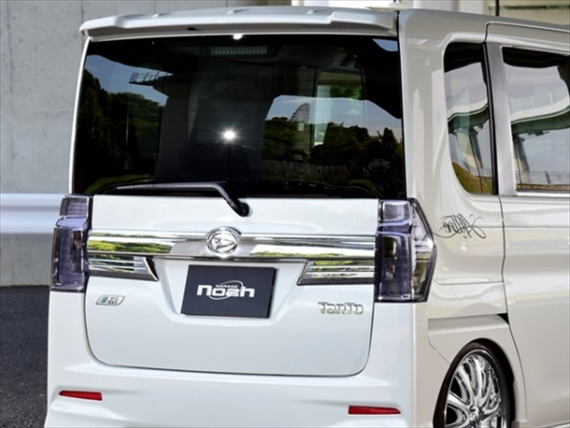 楽天市場】テールランプレンズ＆ボディ（運転席側） 81551-B2440