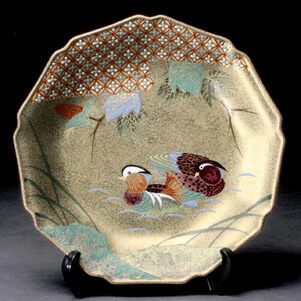 楽天市場】苧野憲夫 九谷焼10号飾り皿 彩流金魚 : 九谷陶芸 北山堂