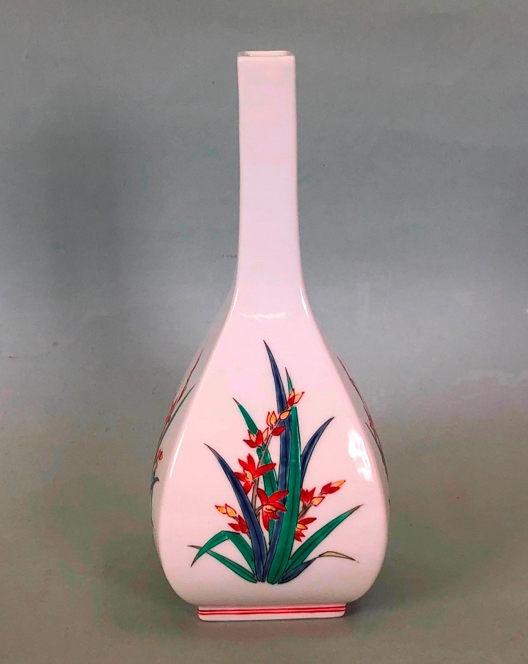 楽天市場】酒井田柿右衛門（十三代） 「錦 岩菊文 花瓶」 共箱 : 小野画廊