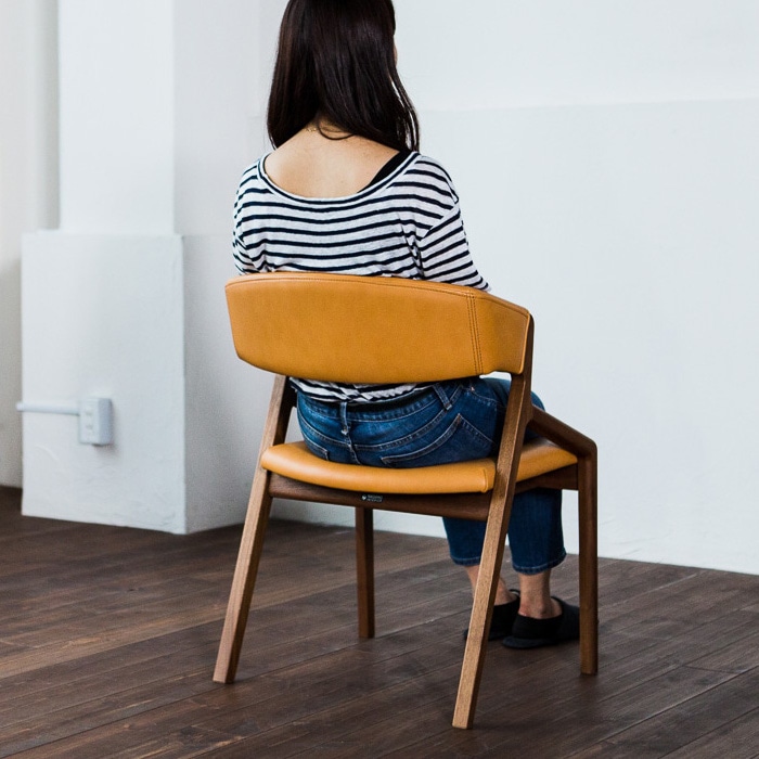 コロナ アームチェア (背もたれ木タイプ / レザー) (樹種