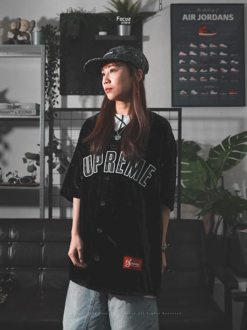 Supreme SS25 Week10 Velvet Baseball Jersey 兩色天鵝絨短袖棒球衫