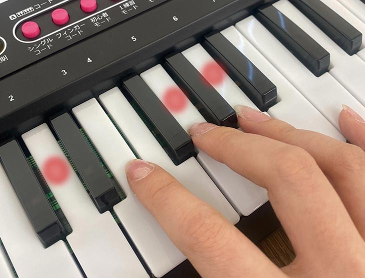 電子ピアノ 61鍵盤 光る鍵盤 キーボード ピアノ コンパクト ガイド機能