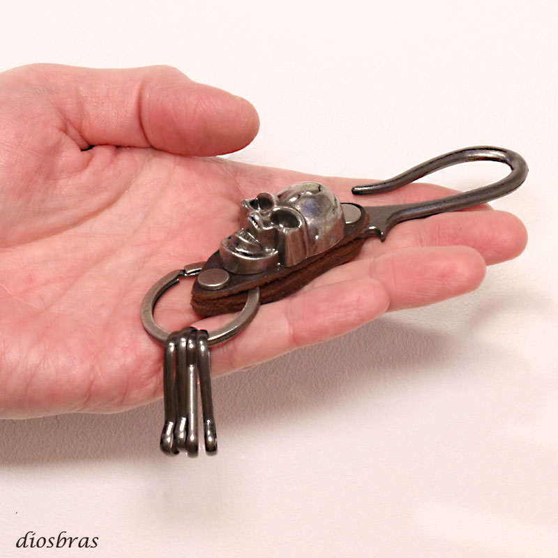 キーフック キーホルダー レザー スカル ドクロ 骸骨 ボーン 亜鉛合金