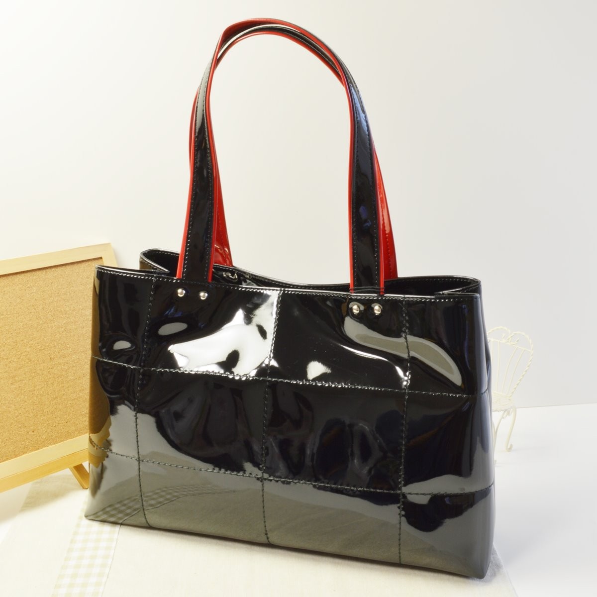 トートバッグ エナメルバッグ 日本製 No.2347 ブラック／レッド 合成