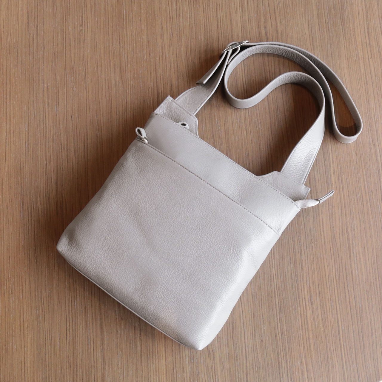 Jamale（ジャマレ） 日本製 牛革 ショルダー バッグ メンズ 本革 軽量