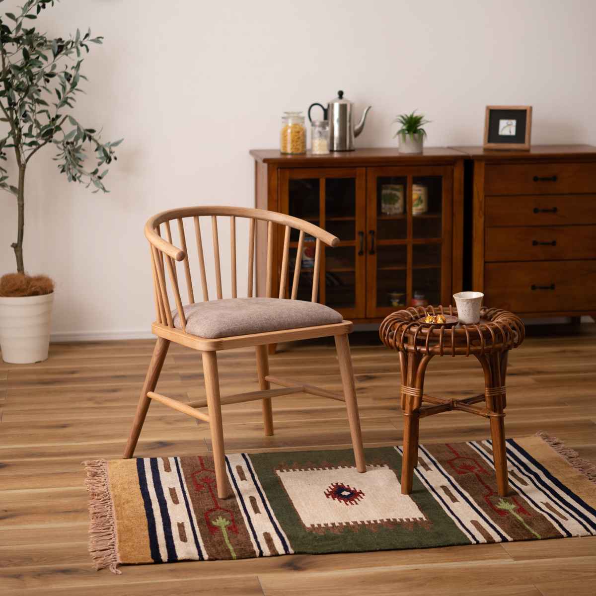 ダイニングチェア 椅子 天然木 ソフトレザー ファブリック 座面高47cm