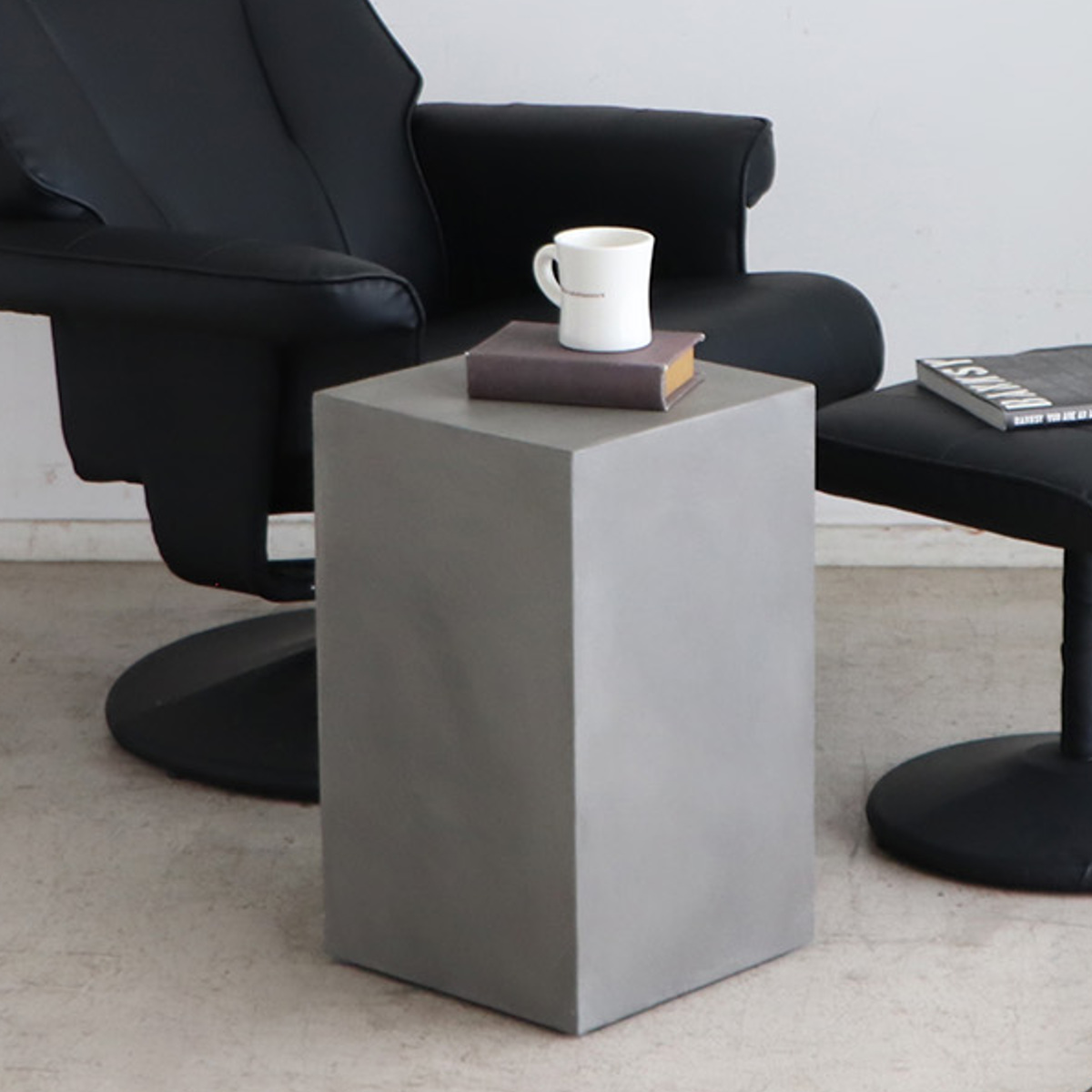 東馬（Tohma） サイドテーブル ディスプレイブロック 高さ50.5cm UP
