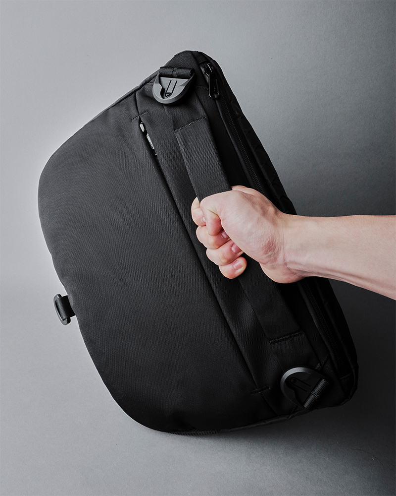 アルパカ bravo_slingmax_xpac ボディバッグ ALPAKA bravo-slingmax-xp