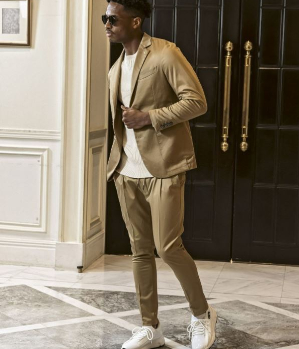 1PIU1UGUALE3 RELAX ウノピゥウノウグァーレトレ リラックス