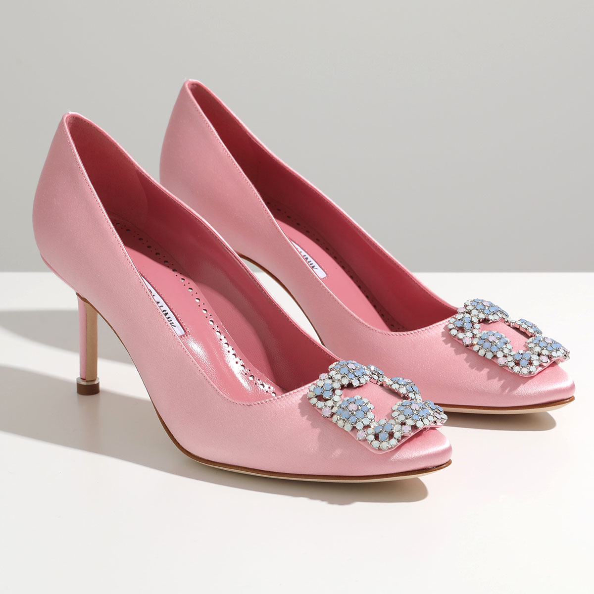 MANOLO BLAHNIK（マノロブラニク） パンプス HANGISI OPAL SATIN 070