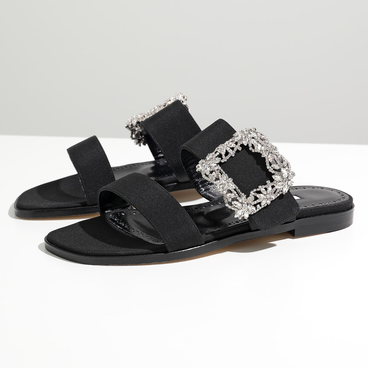 MANOLO BLAHNIK（マノロブラニク） サンダル TITUBAFLAT JEWEL