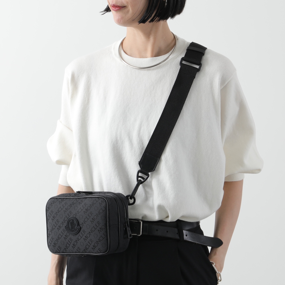 MONCLER（モンクレール） ショルダーバッグ CLIMB POUCH 5F00001 M2155