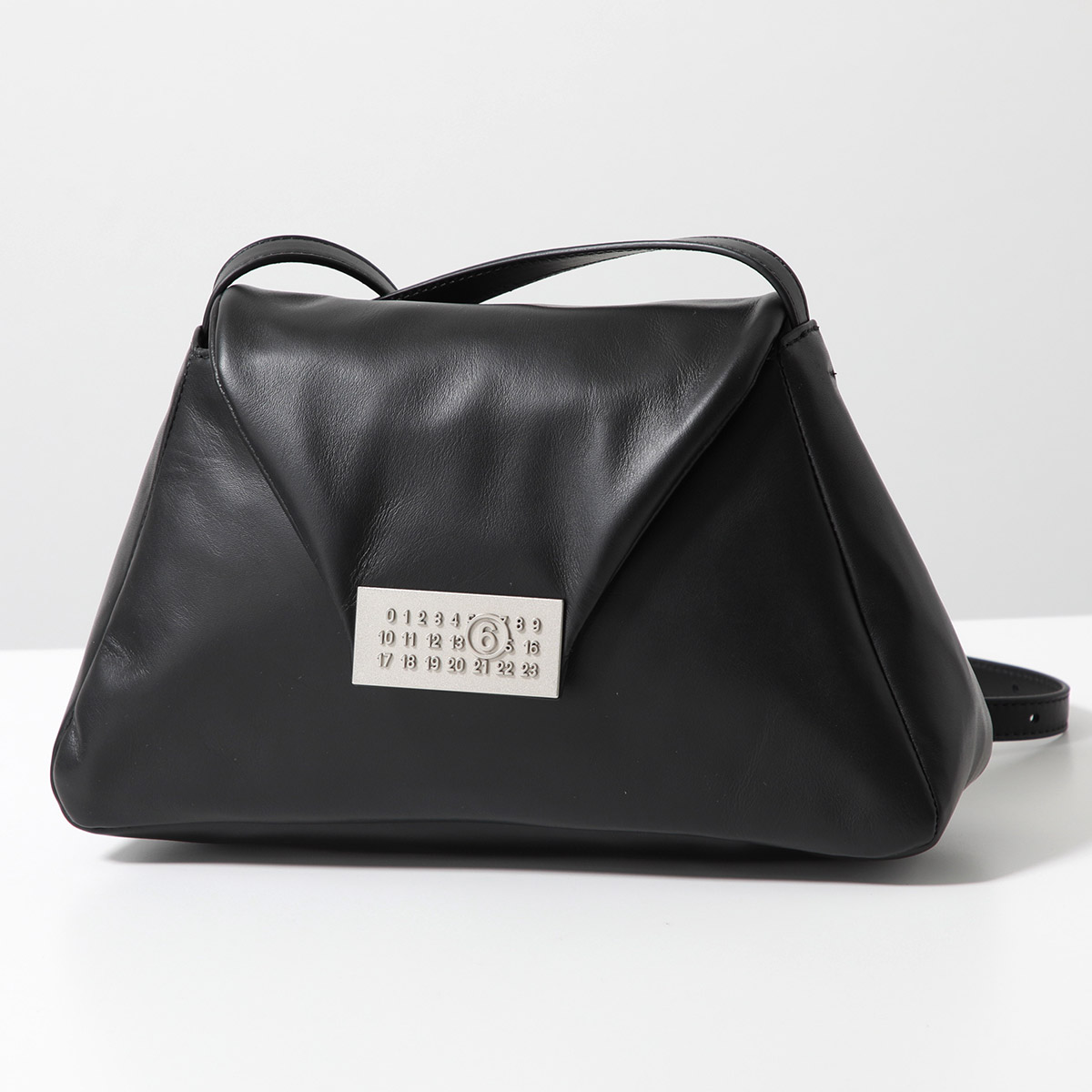 MM6 エムエムシックス メゾンマルジェラ ショルダーバッグ SB5ZH0020