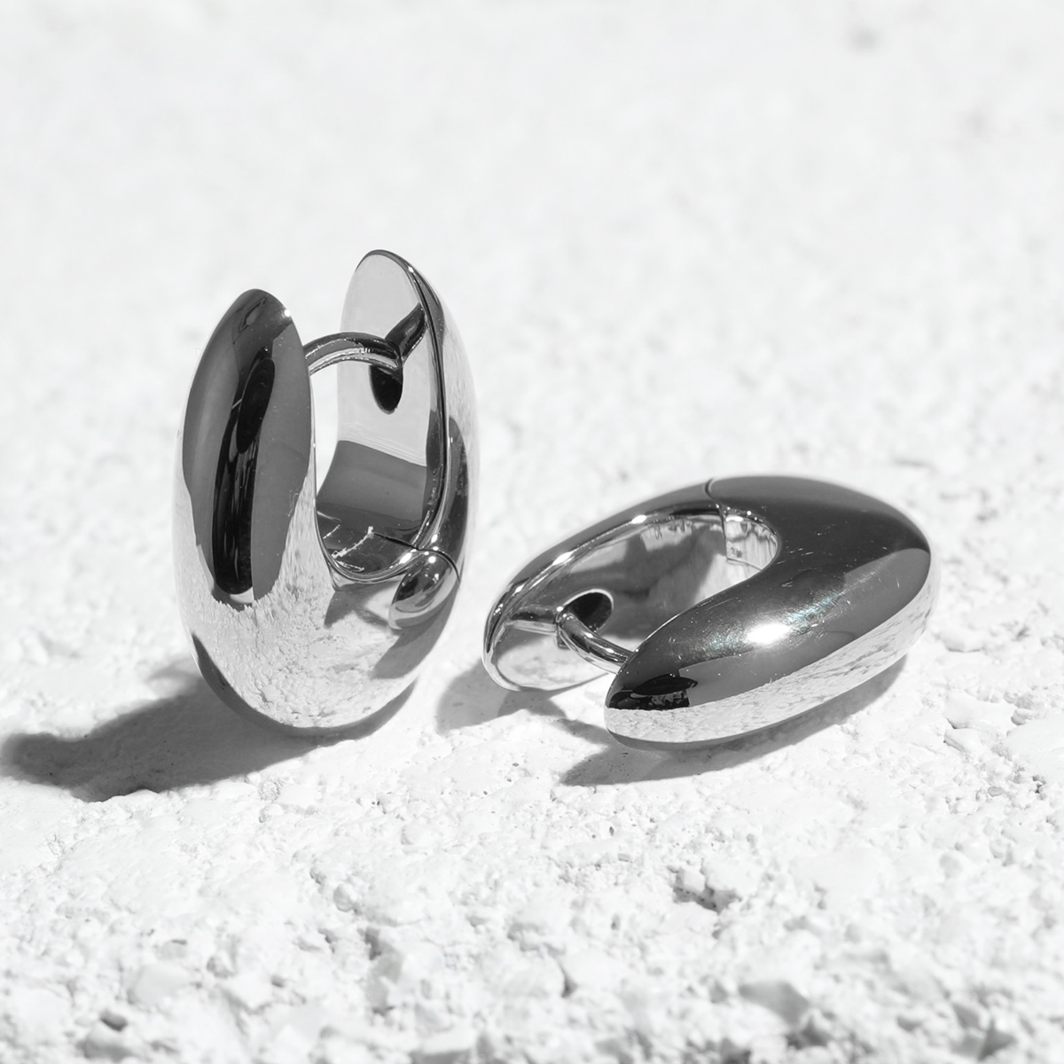 TOM WOOD（トムウッド） ピアス Pebble Hoops Small ぺブル フープ