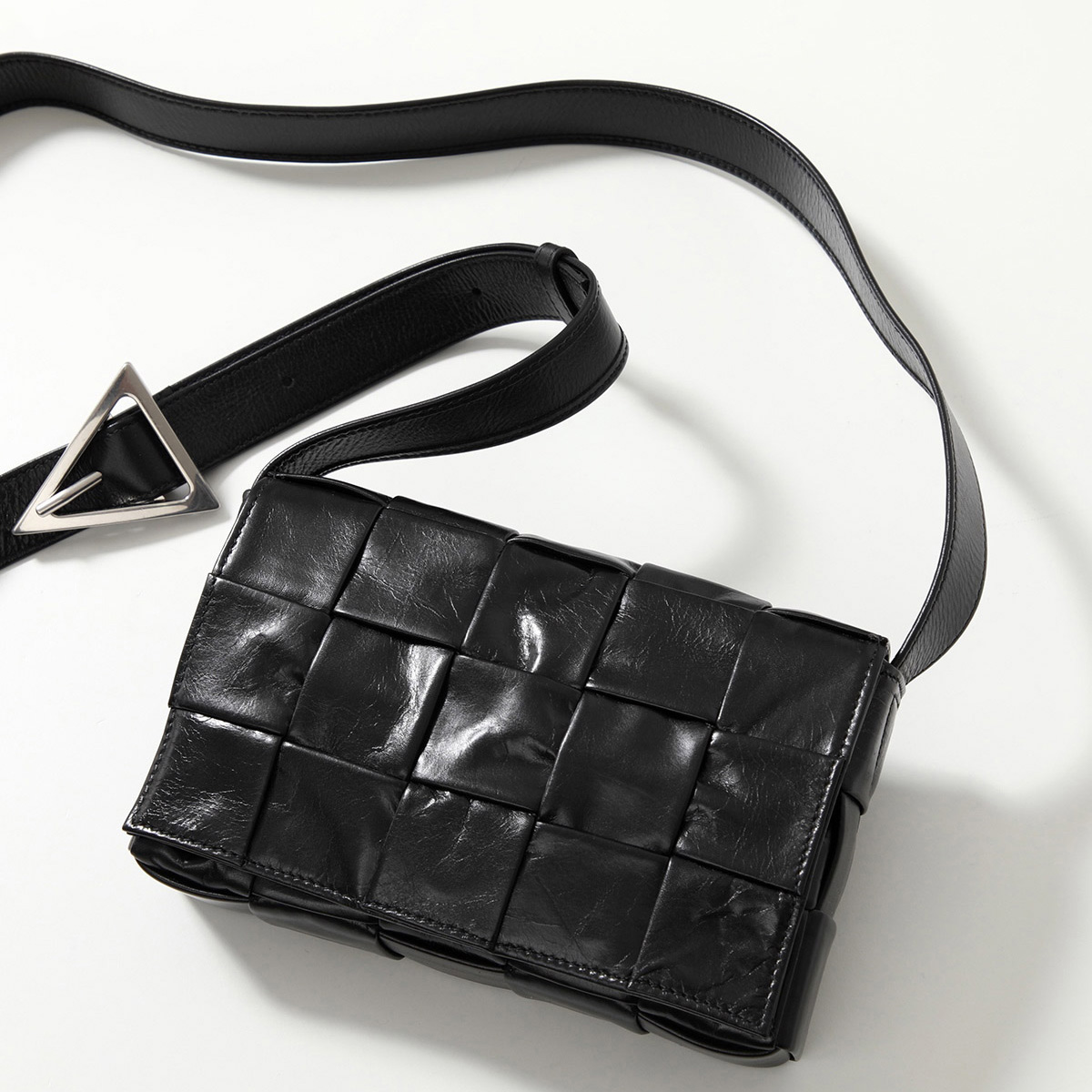 BOTTEGA VENETA（ボッテガ・ヴェネタ） ショルダーバッグ SMALL