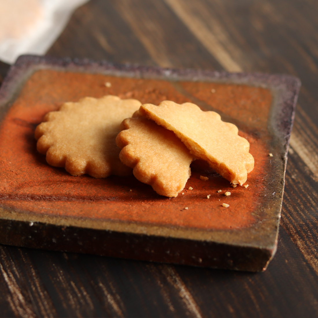 足立音衛門 数量限定 15枚入り 和三盆糖入りクッキー 焼菓子 高級 お