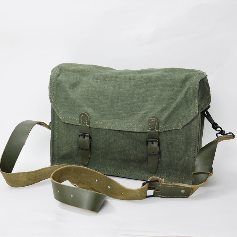 フランス軍. ODキャンバス生地ショルダーバック《実物・新品(未使用品