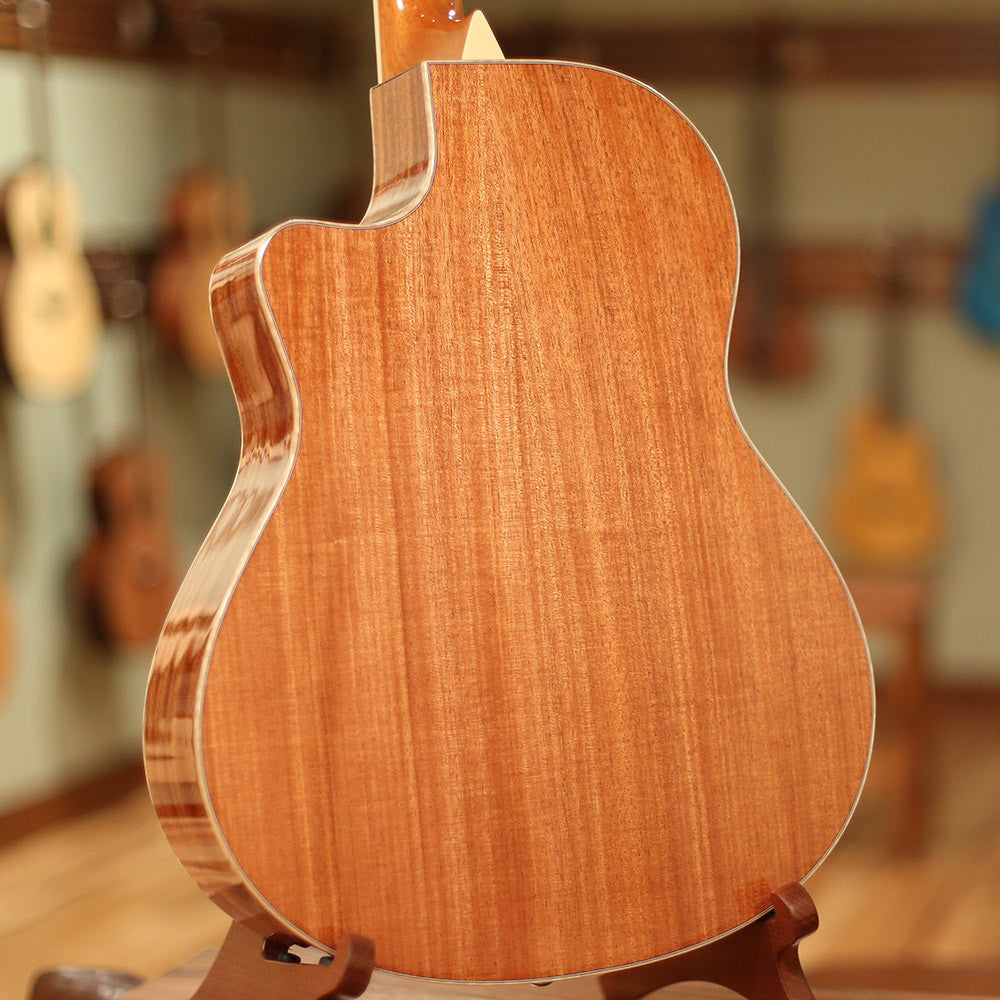 Larrivee LV-05 - Shoreline Music