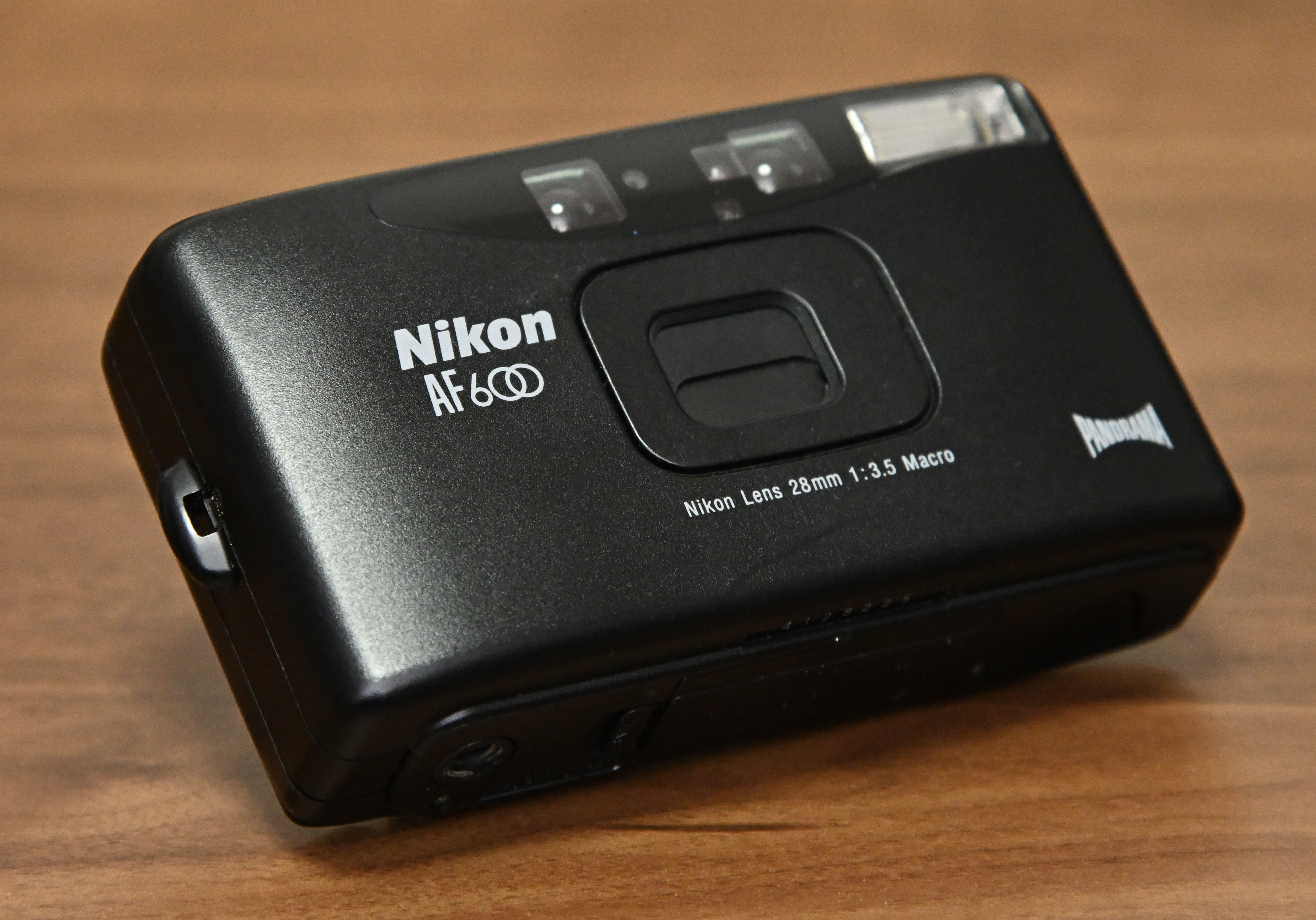 ニコンのコンパクトカメラ