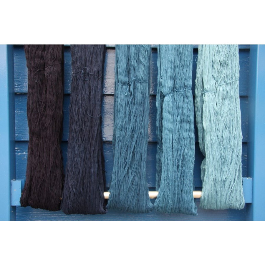 正藍染めオーガニックハンカチタオル 青霧 | 渋沢逸品館