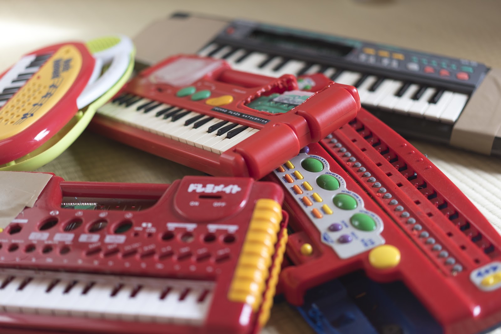 音の鳴るオモチャをちょっと壊して遊ぶ | 冷凍都市でも死なない