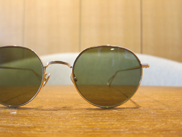 シンプルとこだわりのディティールが詰まったAHLEMのサングラス | 福岡