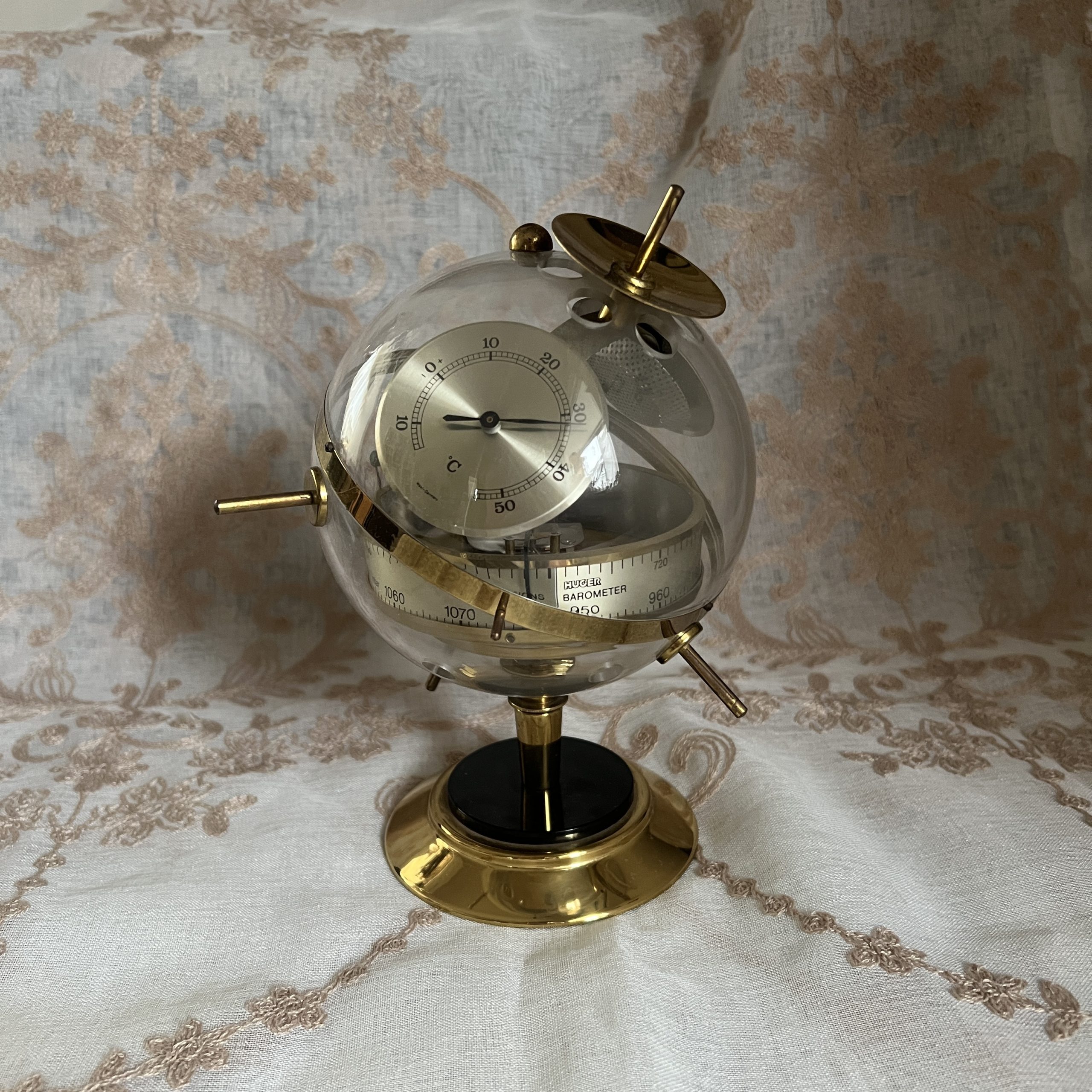 スプートニク・ウェザーステーション | 博物と古物の奇妙な雑貨店