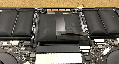 MacBook Pro 2017 13インチ バッテリーの膨張、交換 修理・買取