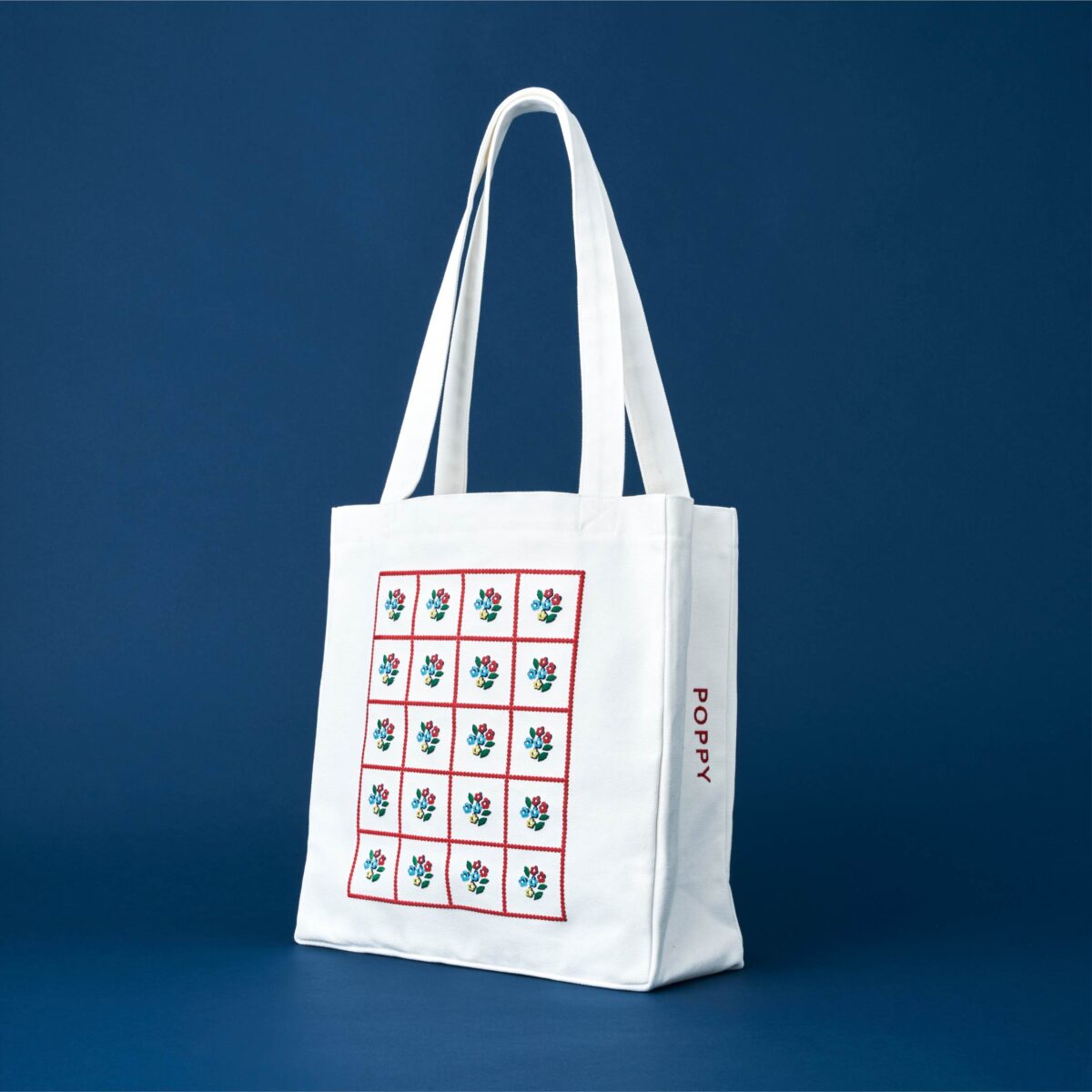 あさぎーにょさんによるアパレルブランドPOPPYの店舗が1周年を記念して