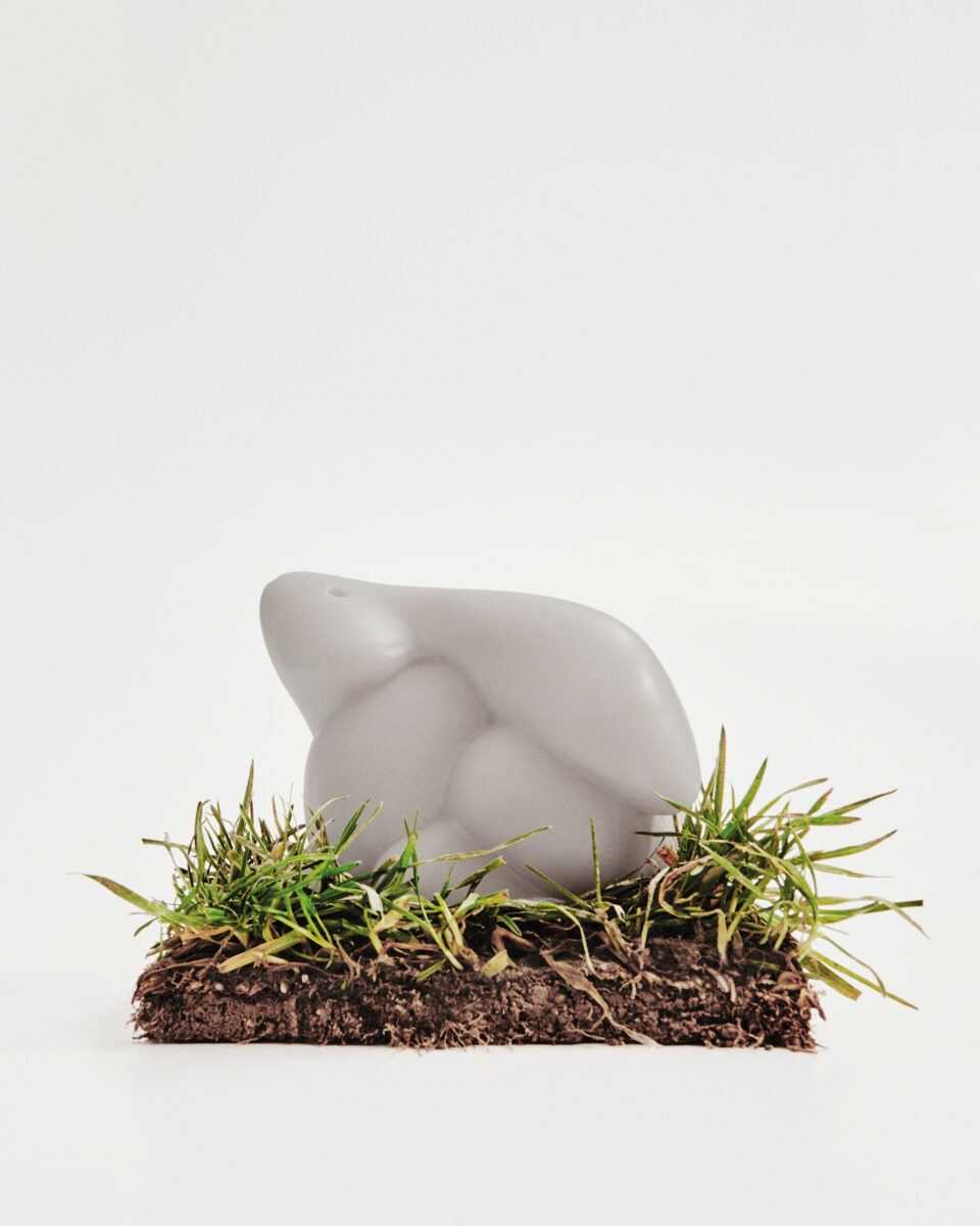 ロエベフレグランスからうさぎ年を記念したキャンドルが登場！ – 装苑