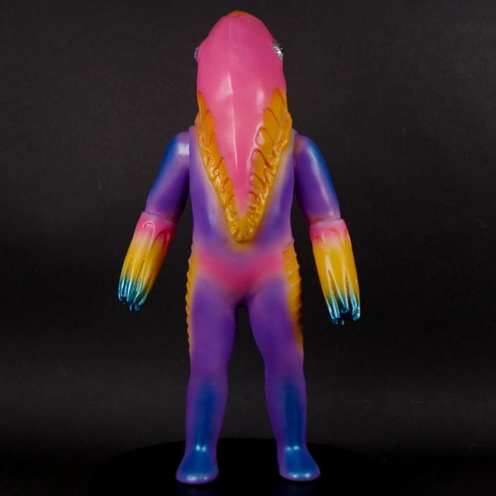 ブルマァクの新たな「狙われた街」！ 「メトロン星人(パープル)」が