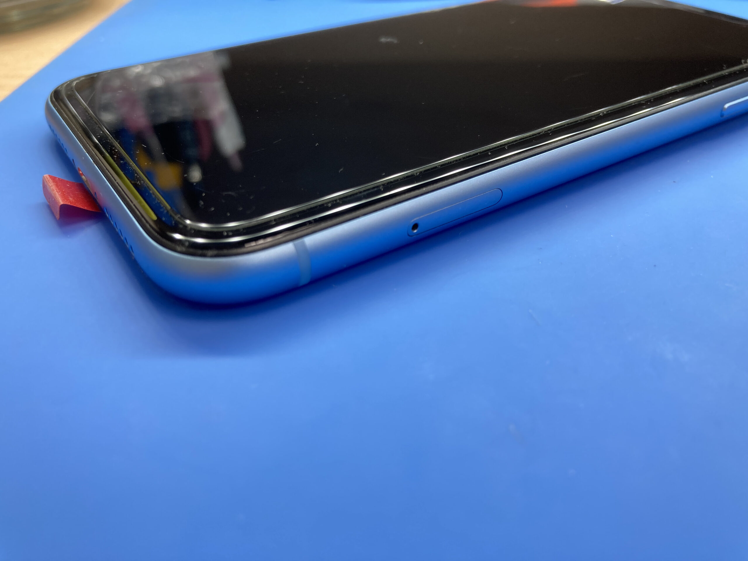 iPhoneXR 背面ガラス割れ修理 | お近くのiPhone修理センター・モバイル
