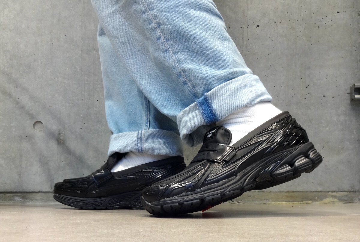 ニューバランスの希少なコラボ“ローファー”」国内No.1スニーカーフリマ