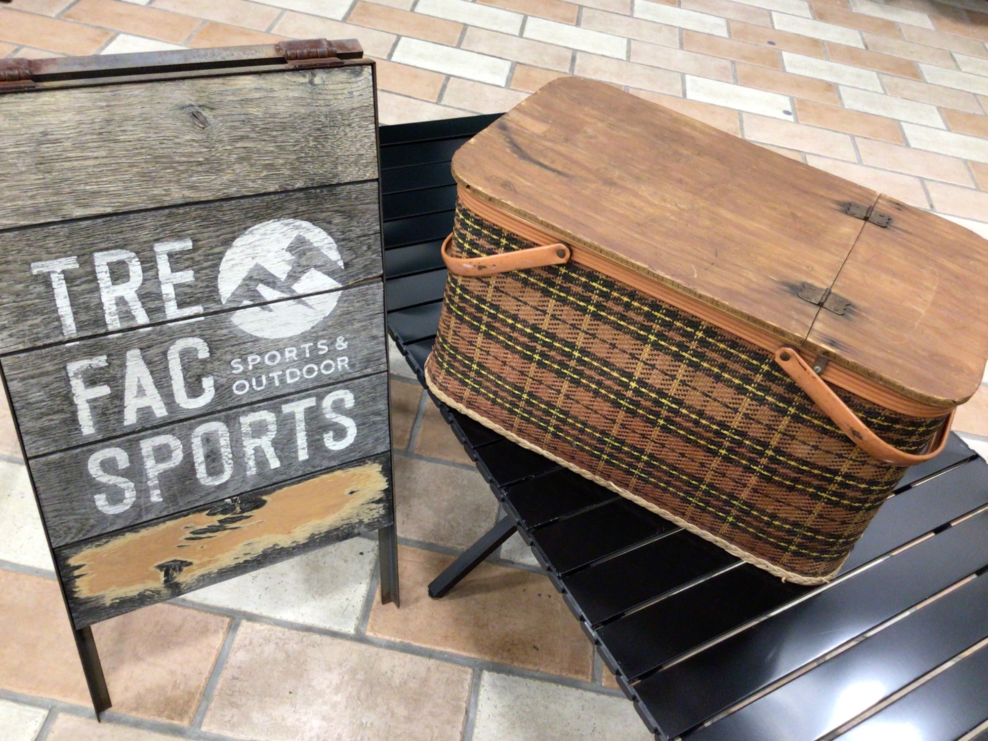 REDMON社製ヴィンテージピクニックバスケットはヴィンテージ初心者に