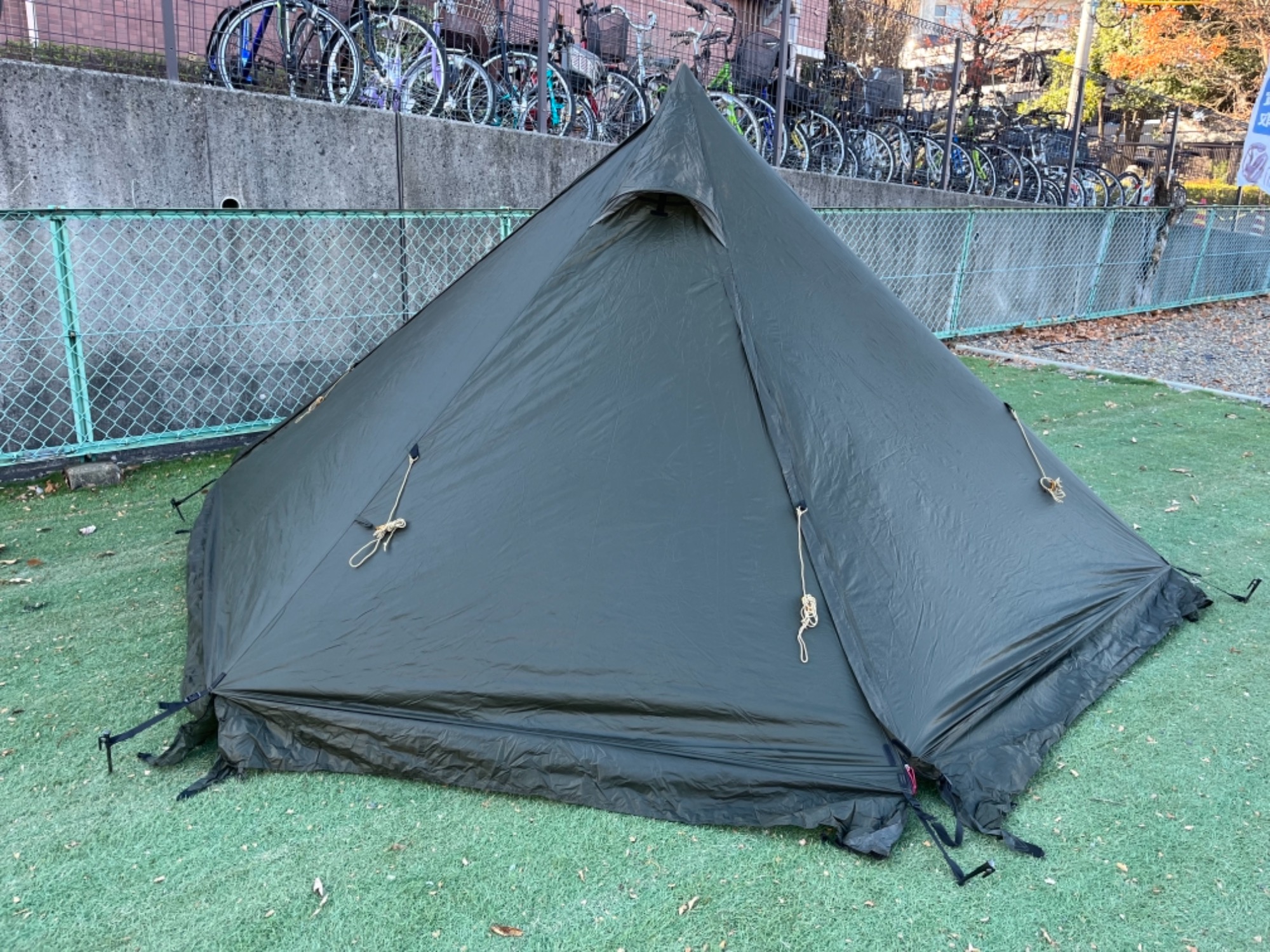 軽いだけじゃない！オガワのタッソULは高機能ワンポールテント[2023.01