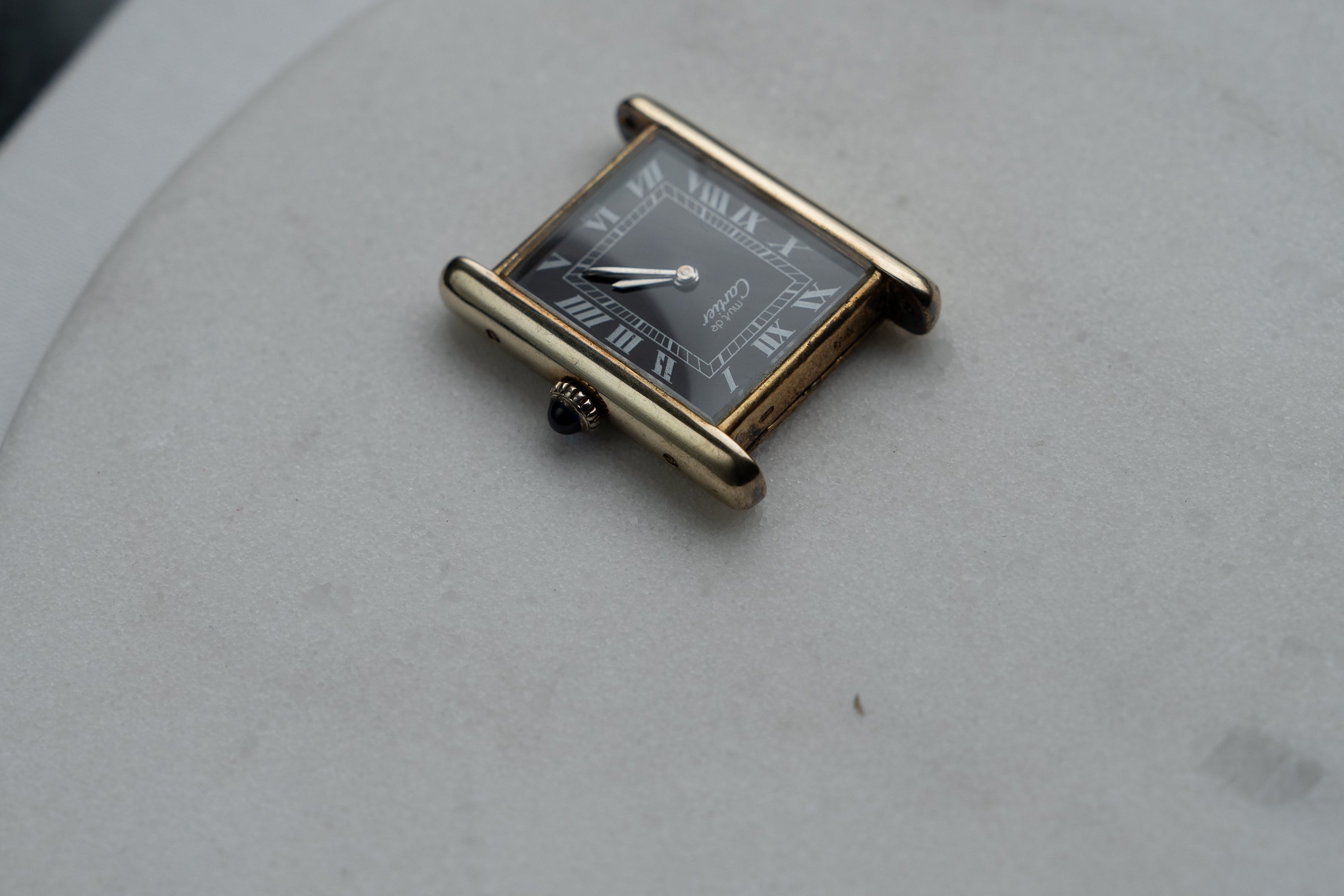 Must de Cartier Tank Black Dial LM (large) size, manual wind