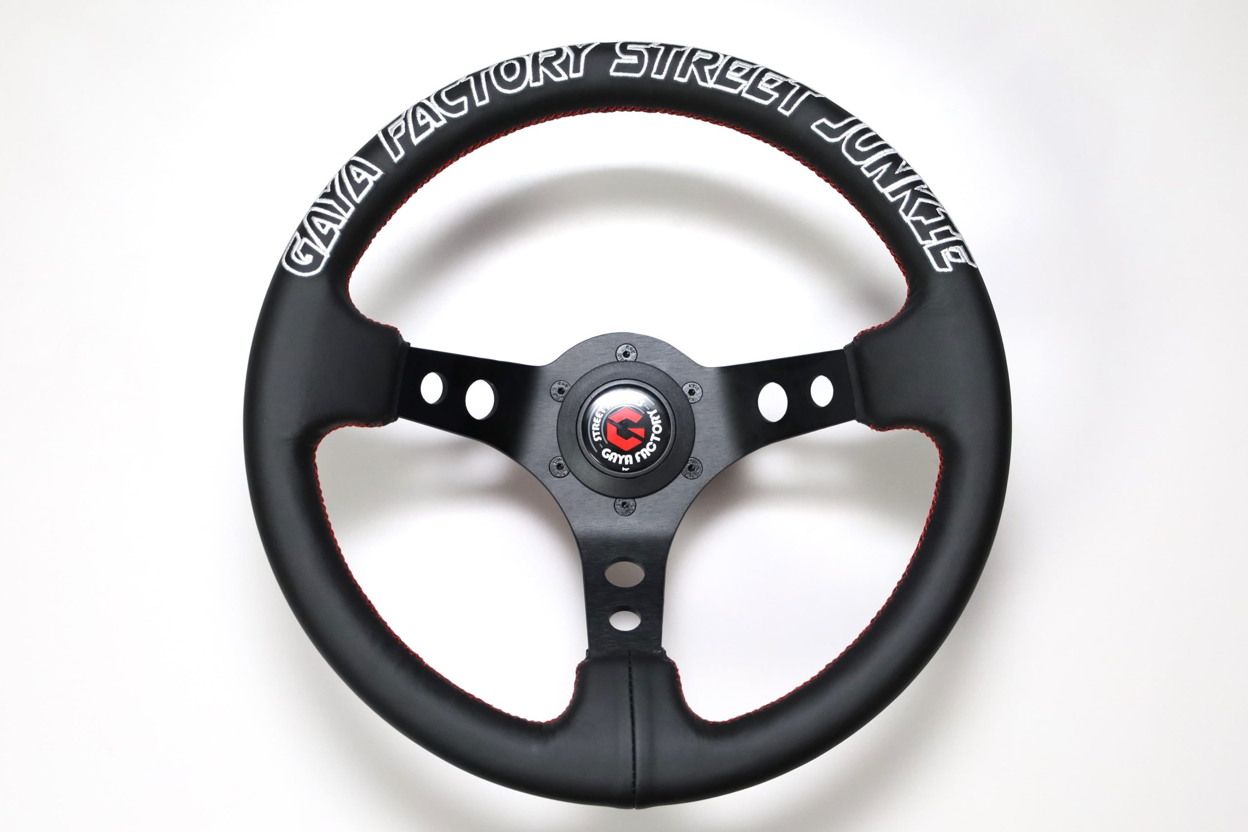 ステアリングホイール「GAYA FACTORY STREET JUNKIE」を使ってみる