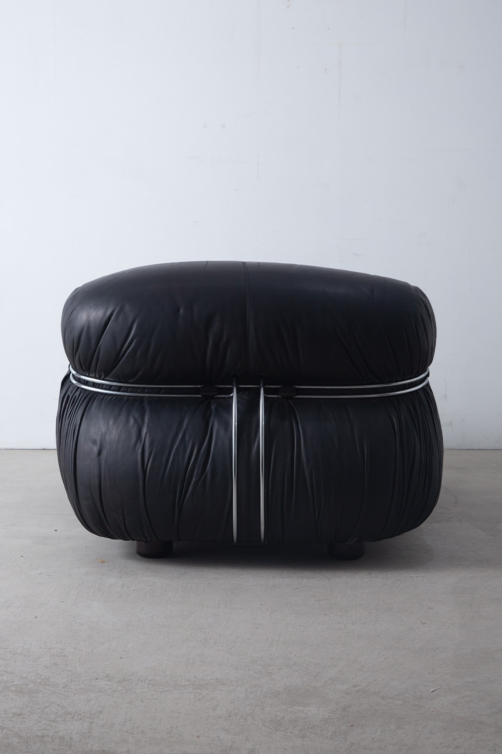 stoop | 'SORIANA' Long Seat Sofa by Afra and Tobia Scarpa for