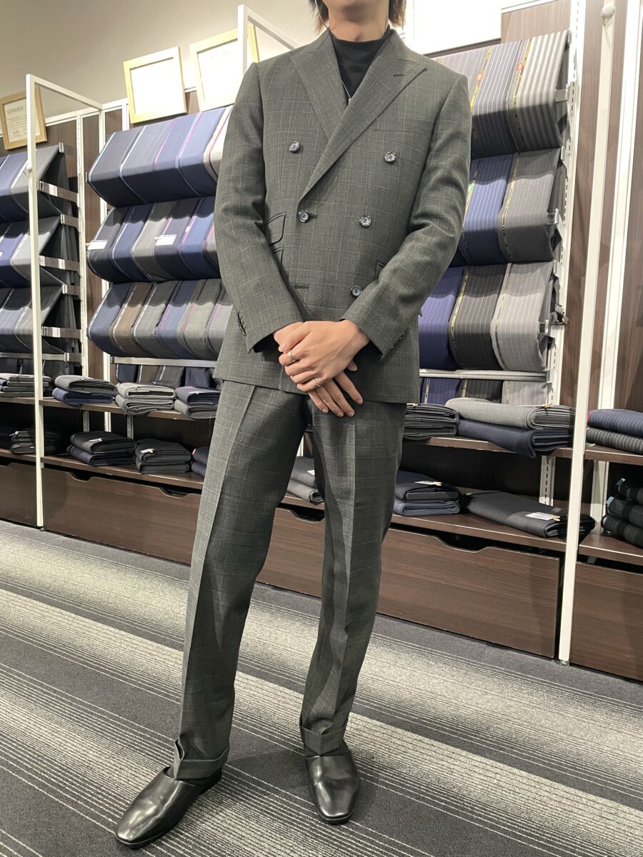 成人式】グレーのダブルスリーピーススーツ-アクタ西宮店スーツ