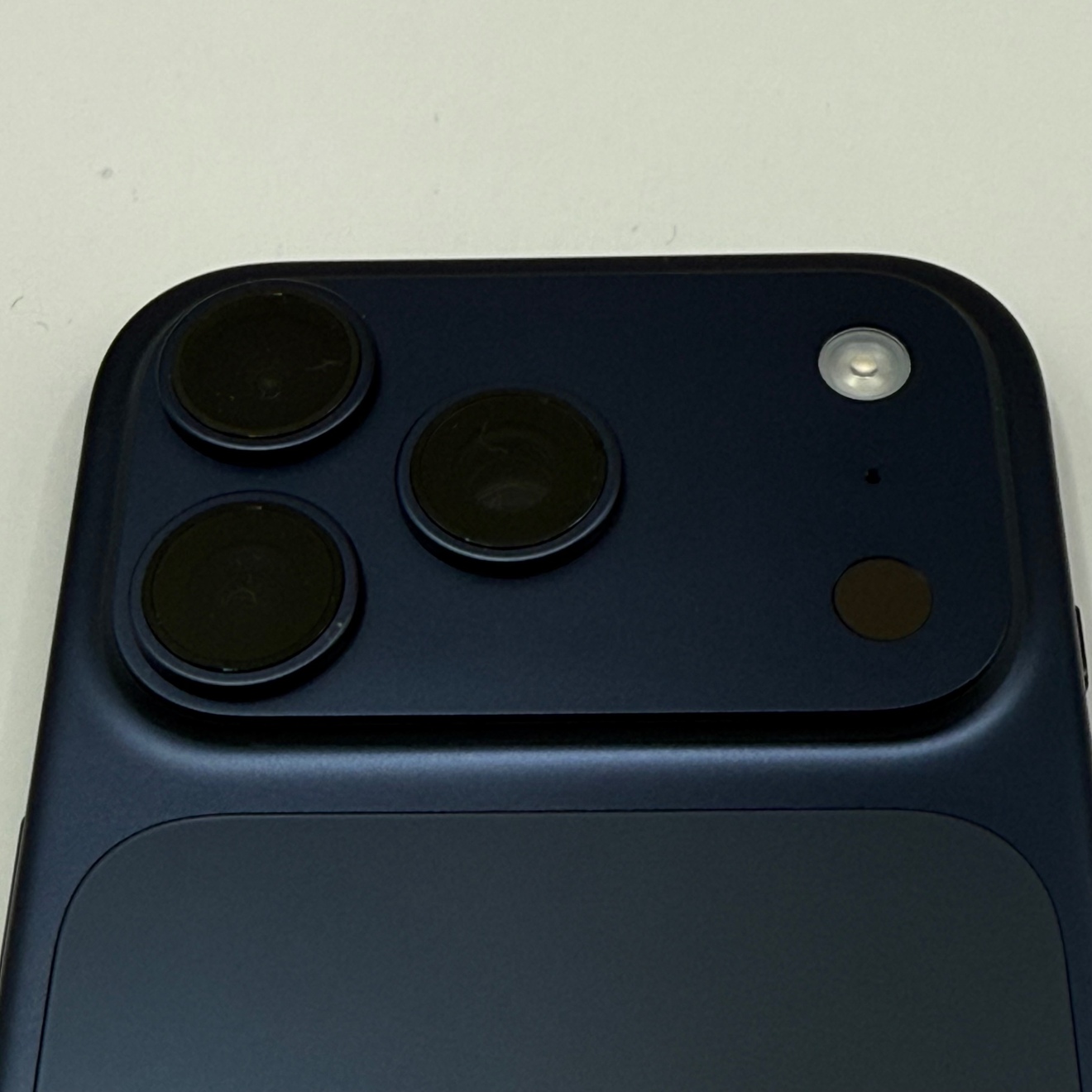 BT100%充放電1回】 iPhone 17 Pro 256GB SIMフリー ディープブルー