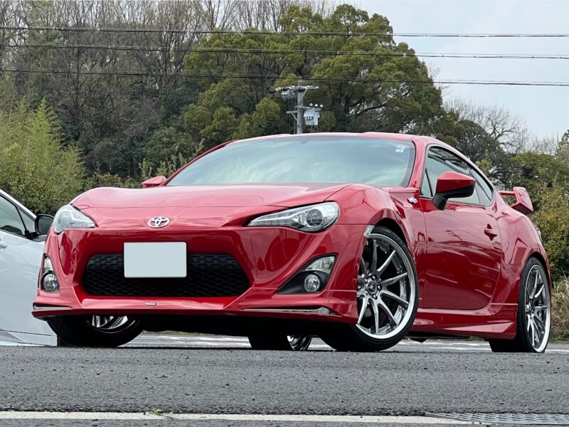 ZN6のカッコ良いカスタム】20代で乗るなら！カッコよくドレスアップ