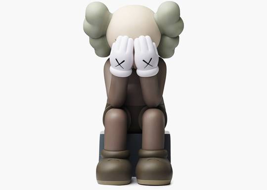 KAWS Passing Through Open Edition Vinyl Figure Brown | Hype Clothinga