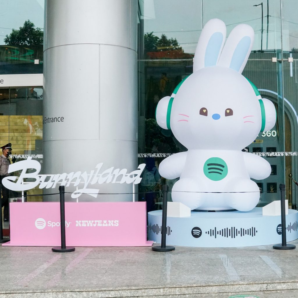 NewJeans Celebrates Its New EP With Bunnyland Pop-Ups, Interactive